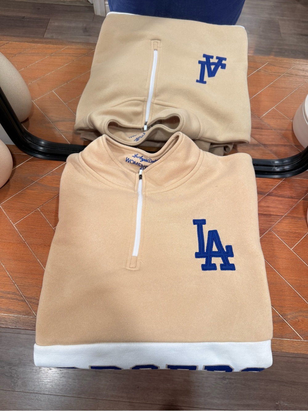 Los Angeles UCLA Dodgers Half-Zip Pullover Sweatshirt - Tan/White - Picture 4 of 8